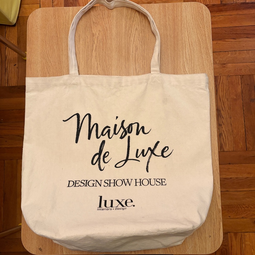 Large capacity Canvas tote bag 19x17x7”